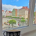 Apartment Przy Starowce - Bella - 2 Osobne Sypialnie, 2 Separate Bedrooms In Old Town - Main Square, Amazing View, Location! Boleslawiec (Lower Silesia)