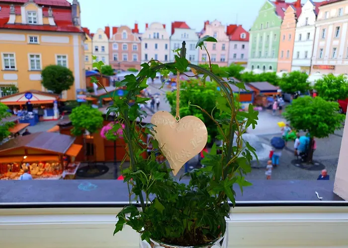 Przy Starowce - Bella - 2 Osobne Sypialnie, 2 Separate Bedrooms In Old Town - Main Square, Amazing View, Location! Boleslawiec (Lower Silesia)